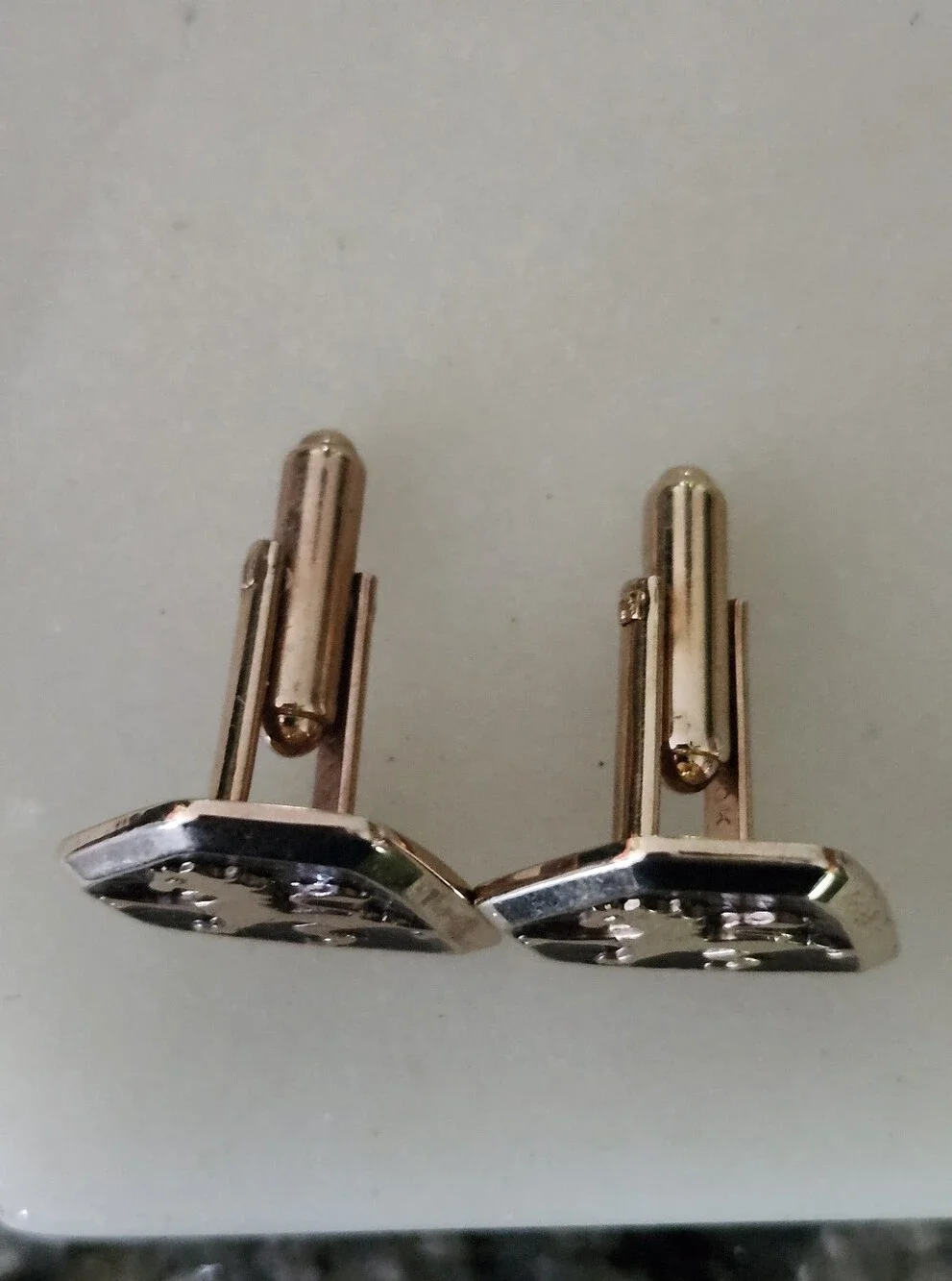 Vtg Hickok Gold Tone Lion Crest Cufflinks